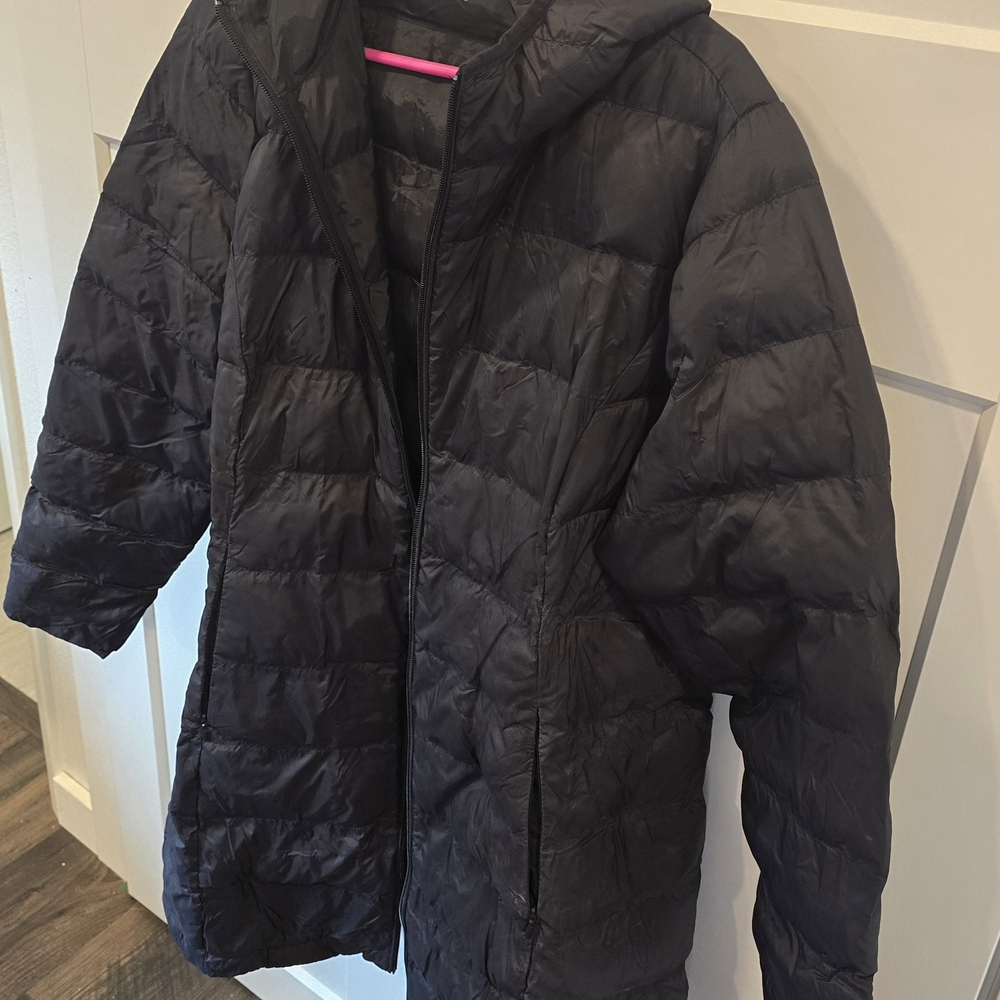 Amazon Essentials Black Puffer Jacket